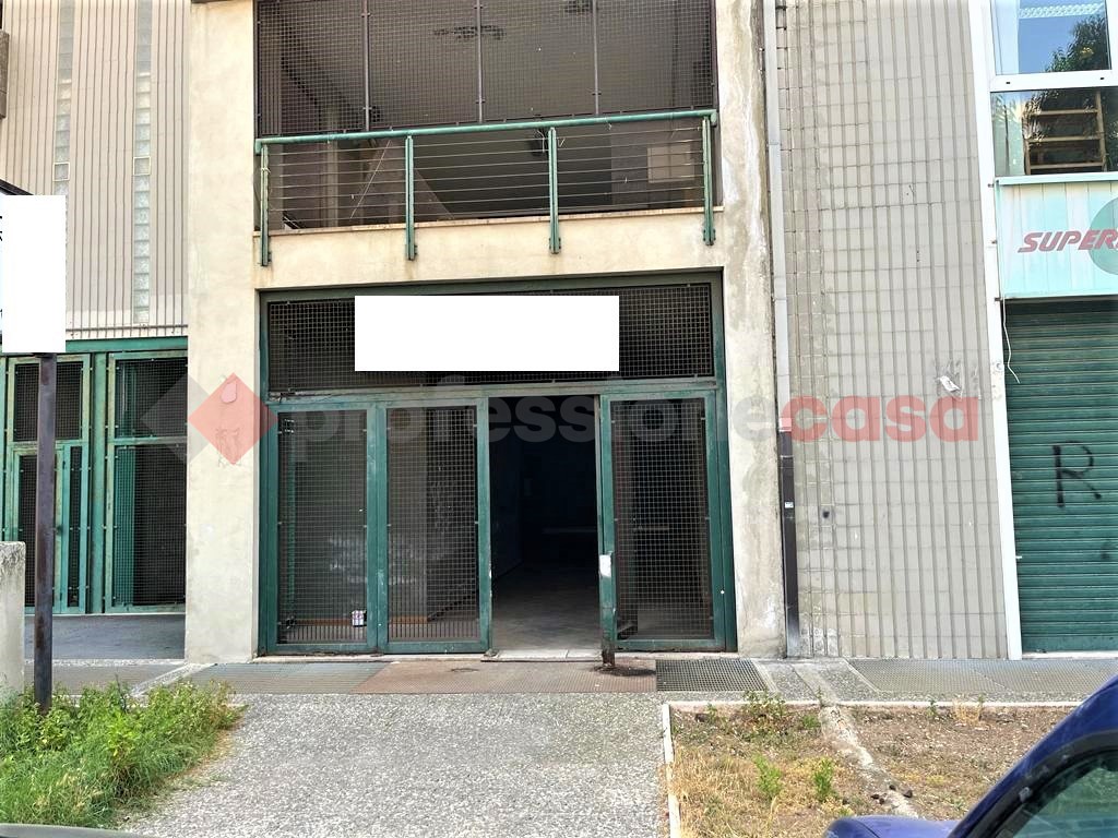 Negozio in affitto a Bari