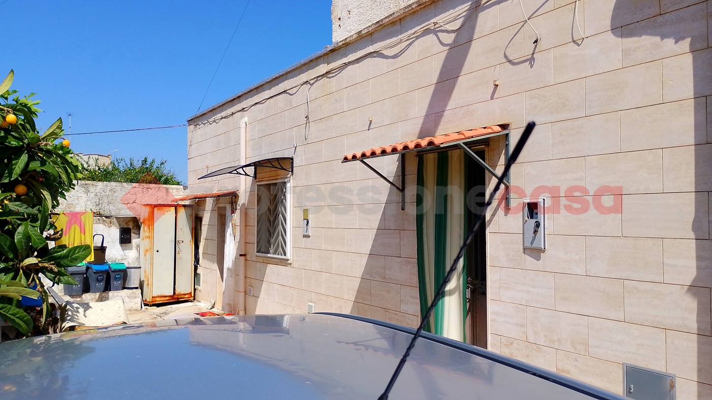 Casa indipendente con giardino a Bari
