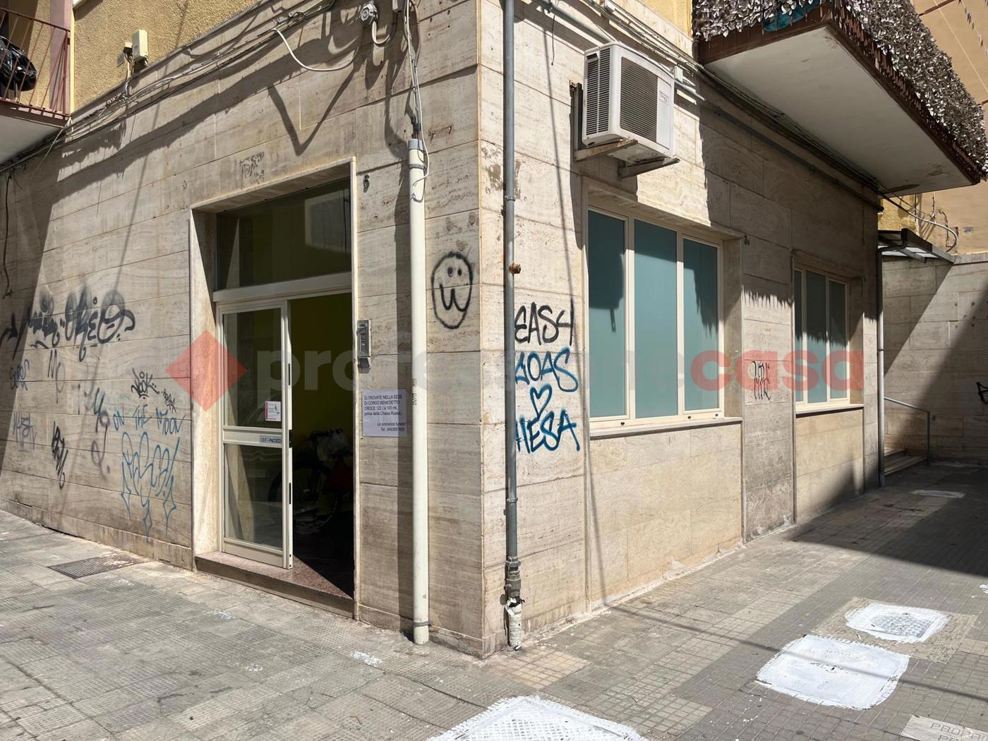 Negozio in affitto a Bari