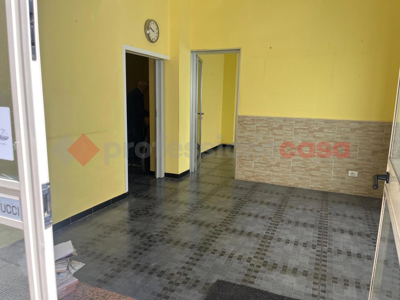 Negozio in affitto a Bari