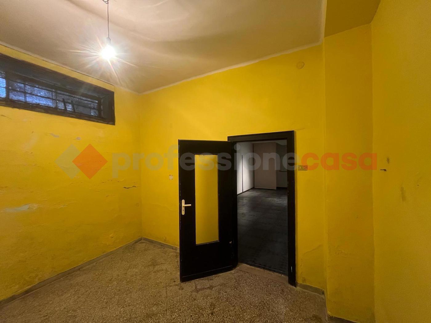 Negozio in affitto a Bari