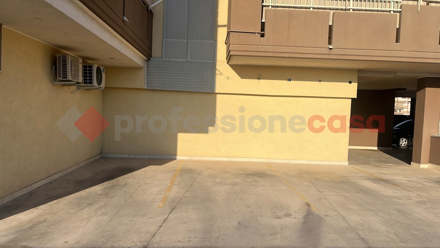 Box/Garage 12mq in vendita a Bari