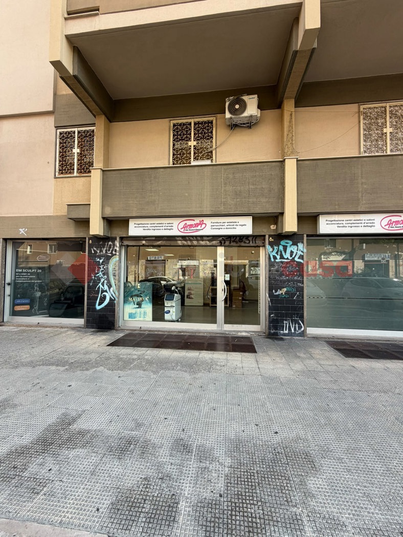 Negozio in affitto a Bari