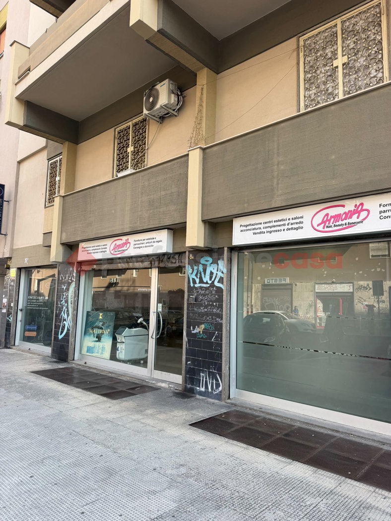 Negozio in affitto a Bari