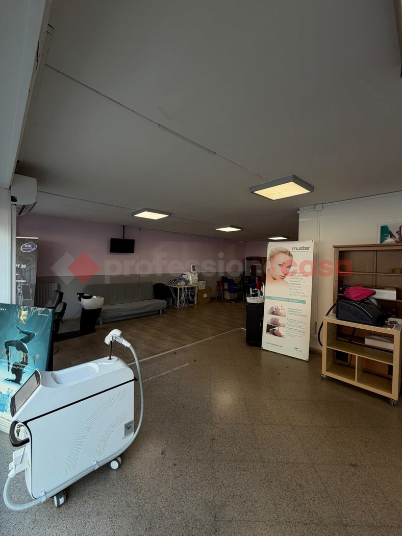 Negozio in affitto a Bari
