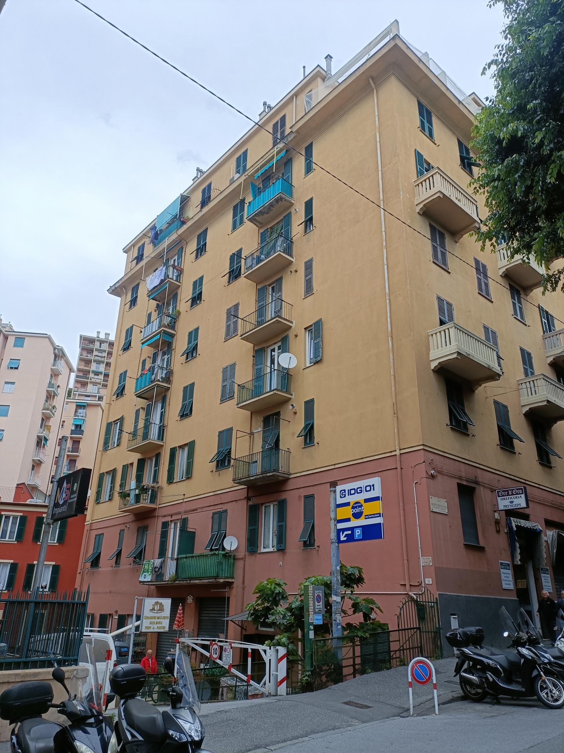 Appartamento in vendita in via giuseppe bertuccioni 20, Genova