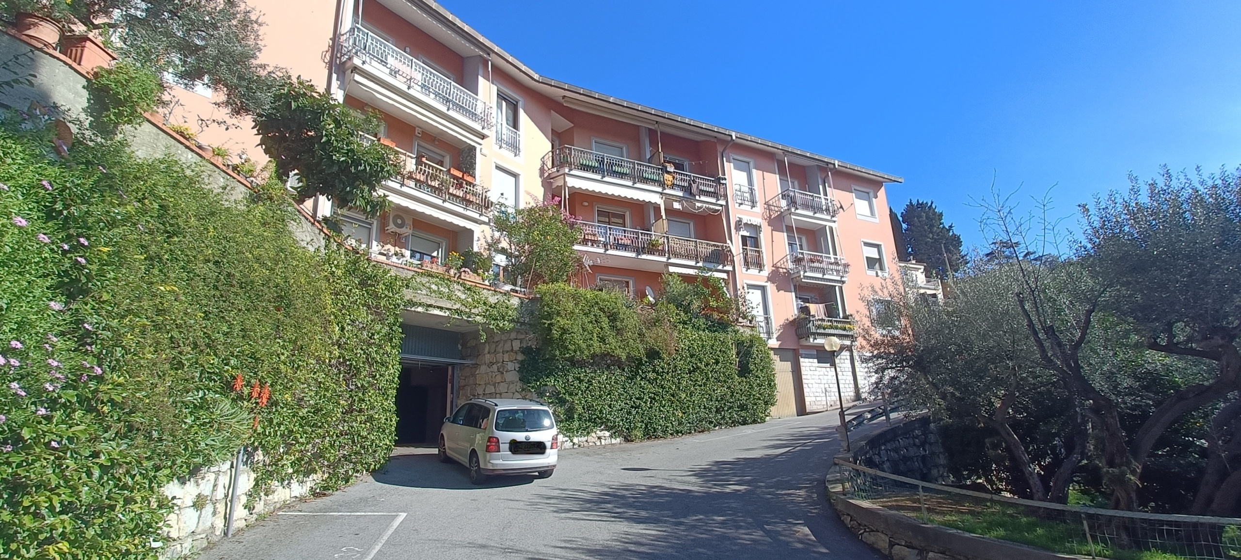 Box/Garage 32mq in vendita in via monaco simone 4, Genova