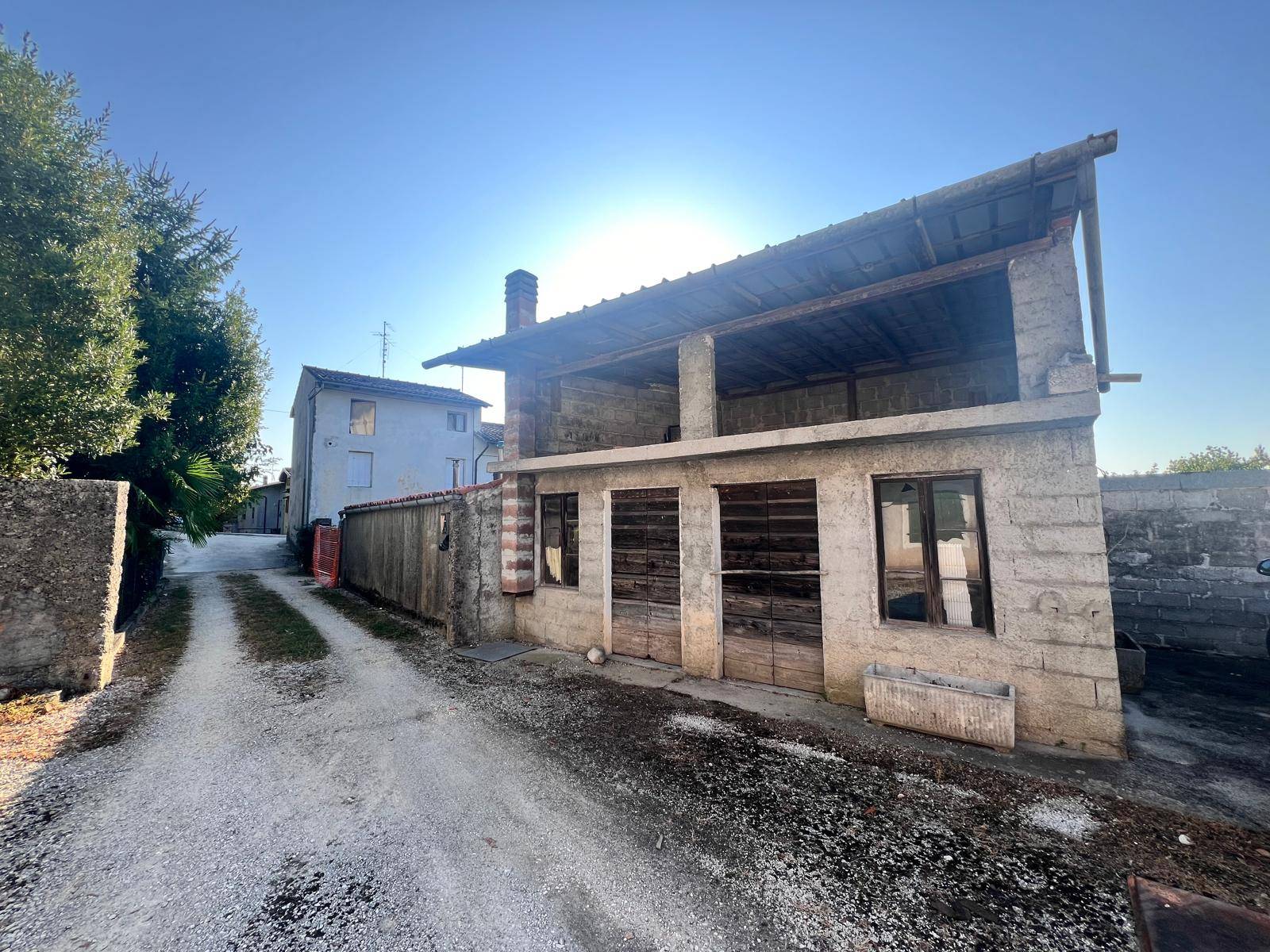 Rustico Casale in vendita a Aviano, Giais