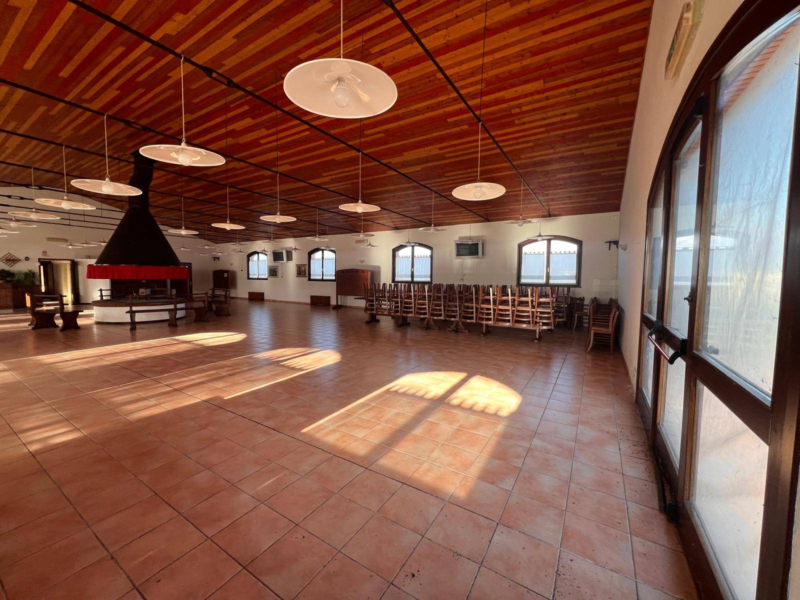 Locale commerciale in vendita a Roveredo in Piano