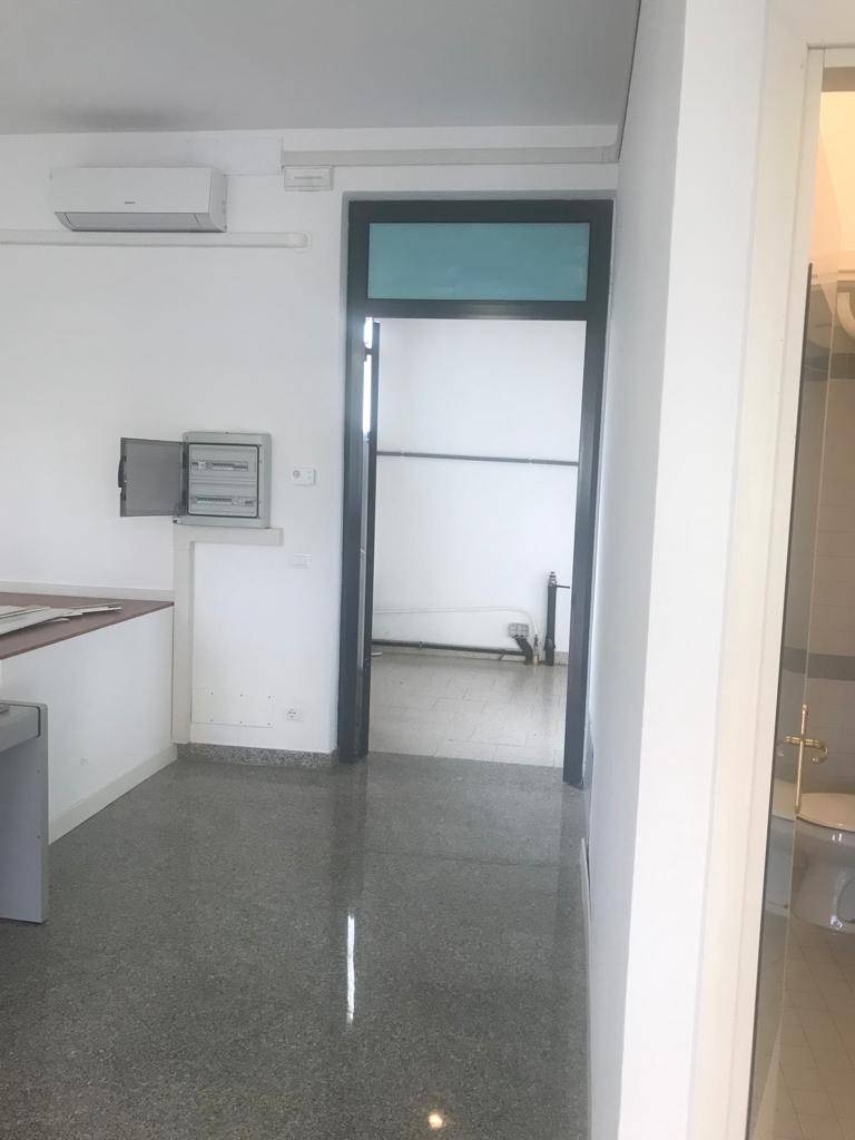 Locale commerciale in affitto a Pordenone, Semicentro