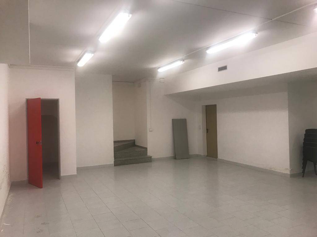 Locale commerciale in affitto a Pordenone, Semicentro