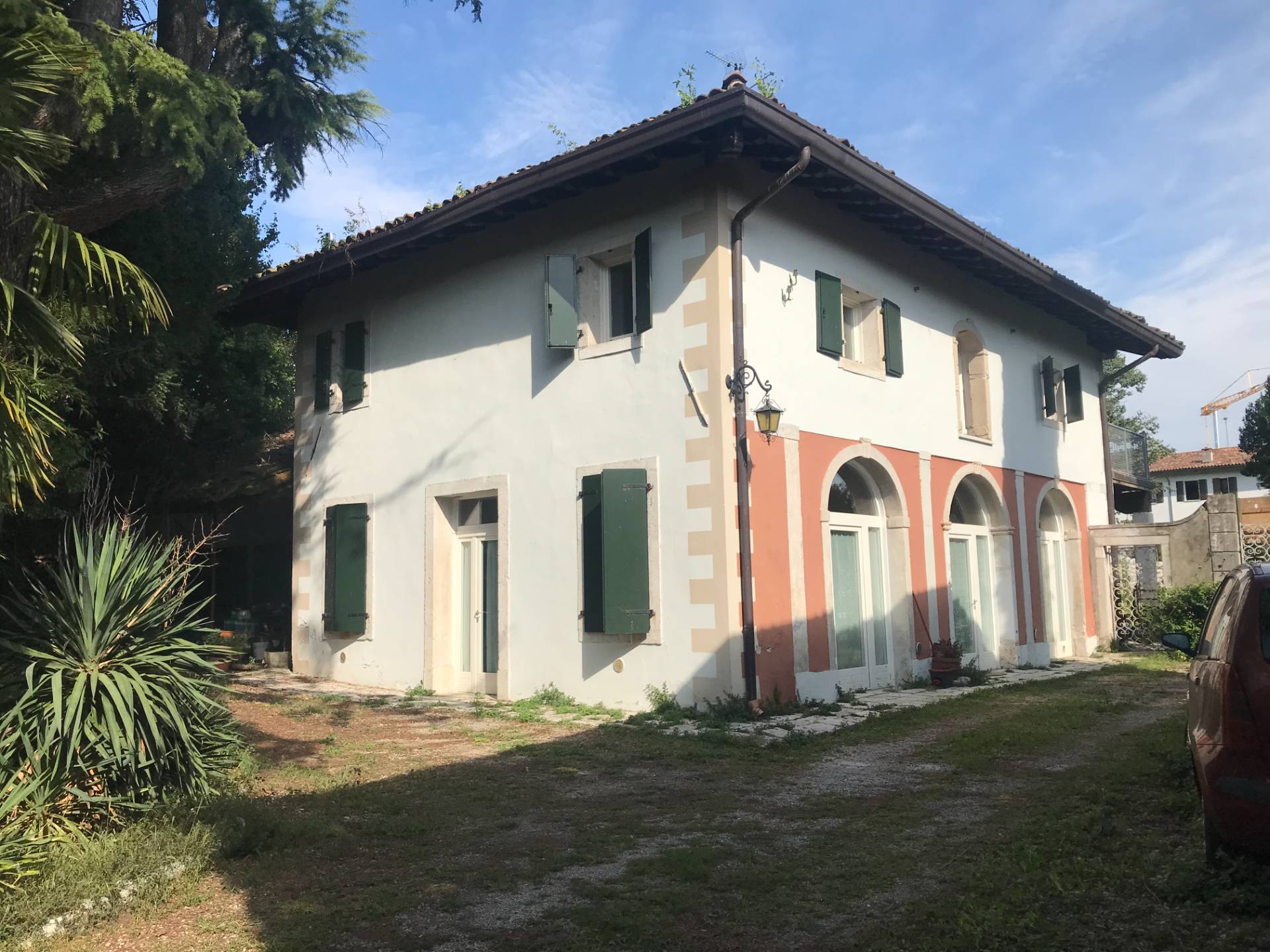 Villa in vendita a Aviano