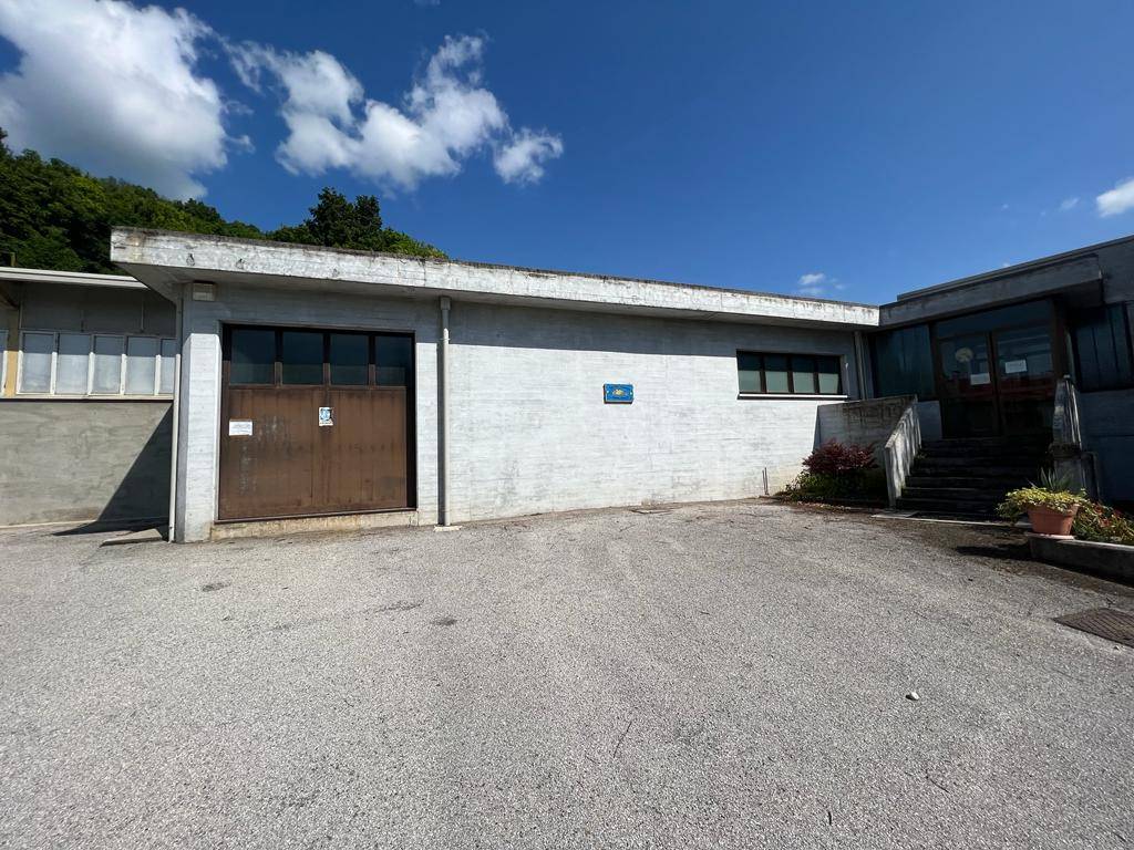 Capannone in vendita a Maniago