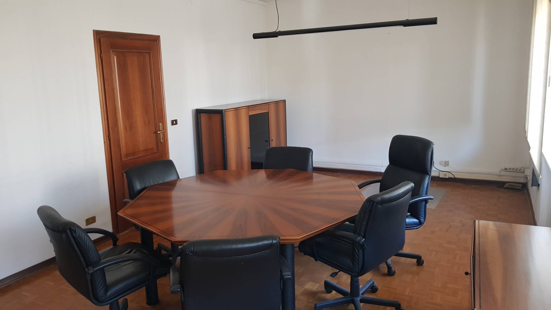 Studio/Ufficio in vendita a Pordenone, Centro