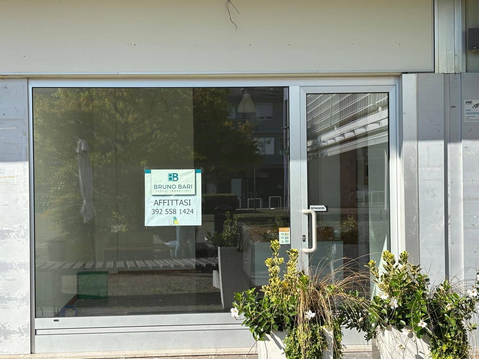 Locale commerciale in affitto a Aviano