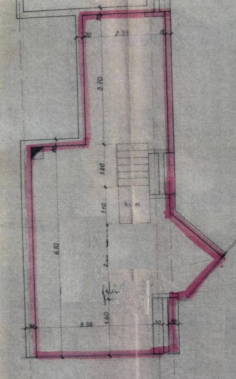 Locale commerciale in affitto a Aviano