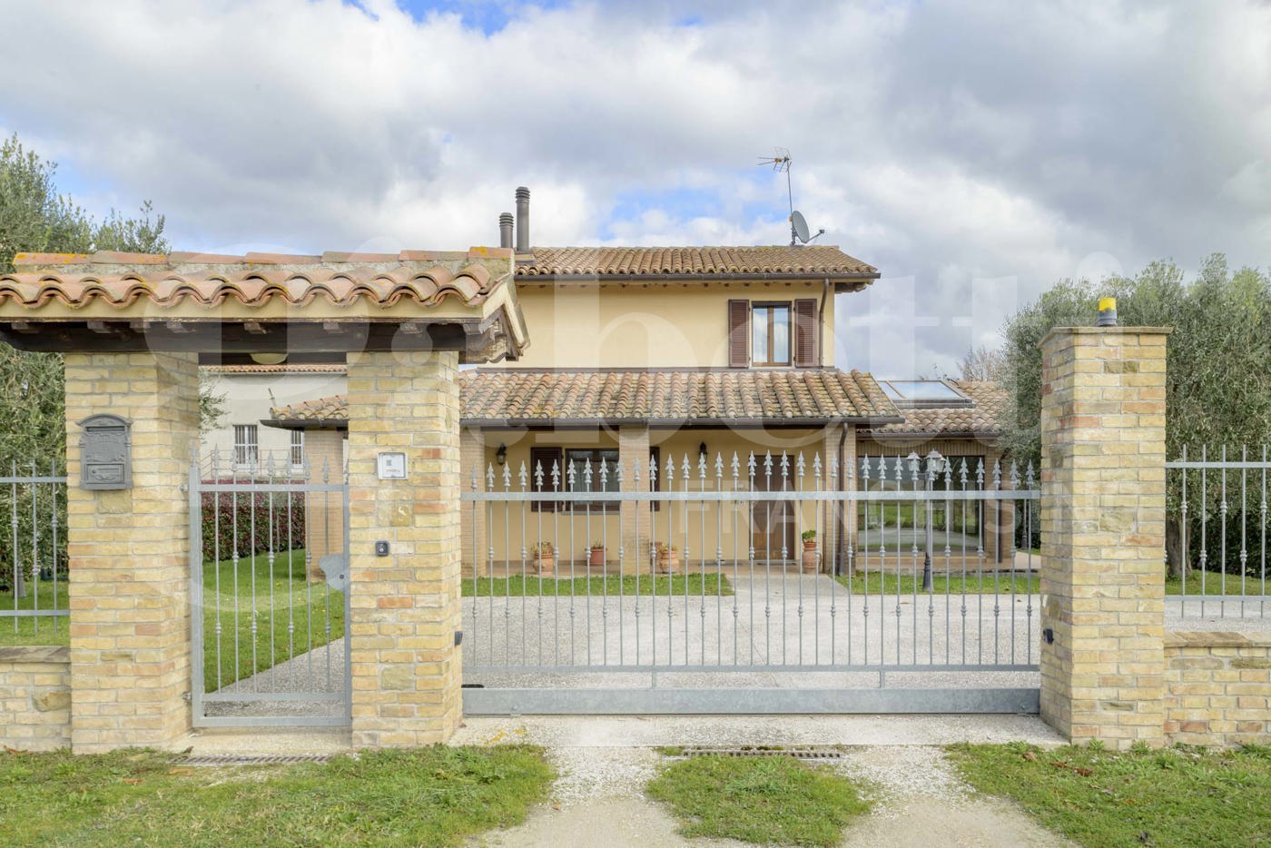 Casa indipendente con giardino a Gubbio