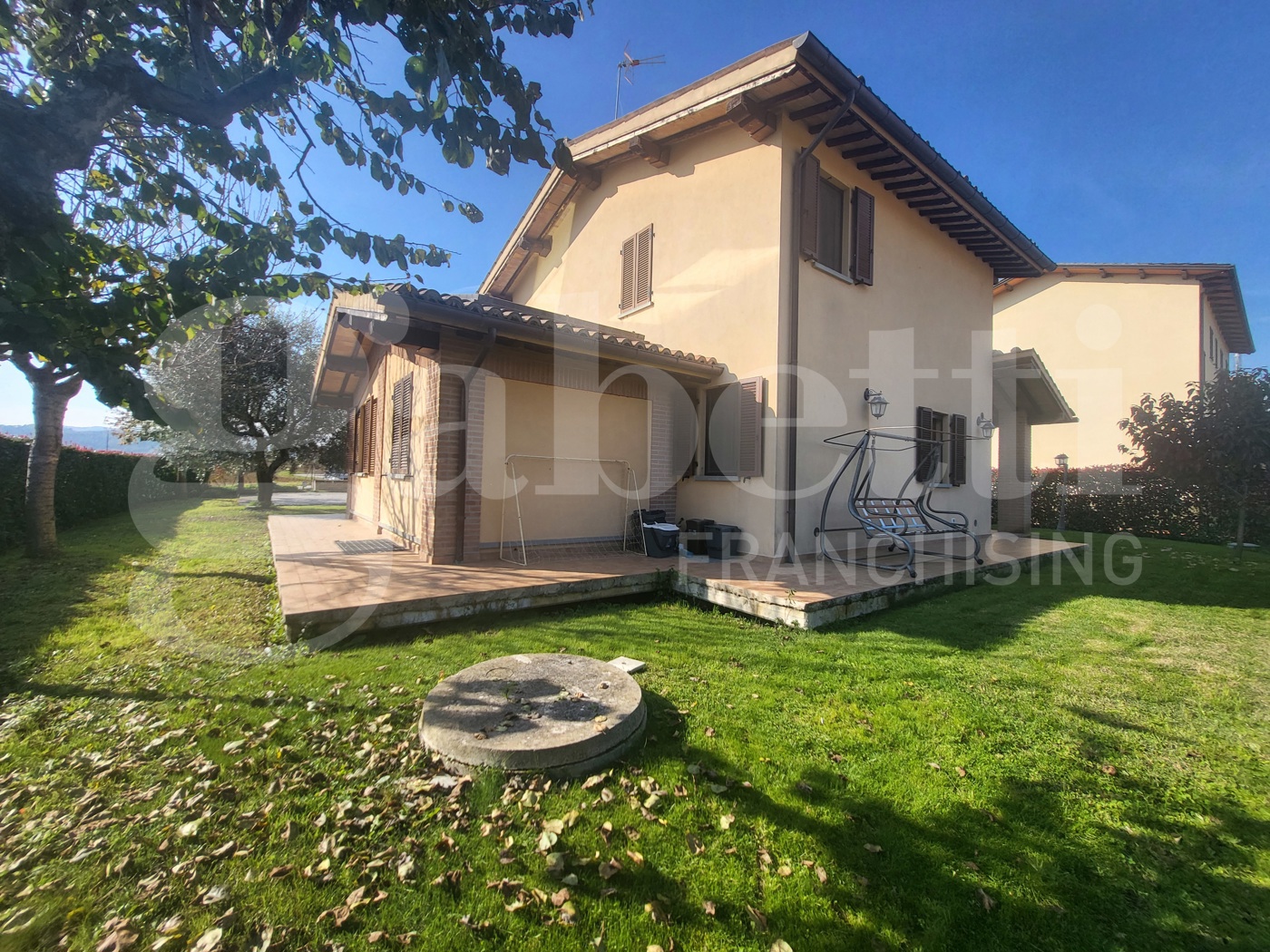 Casa indipendente con giardino a Gubbio