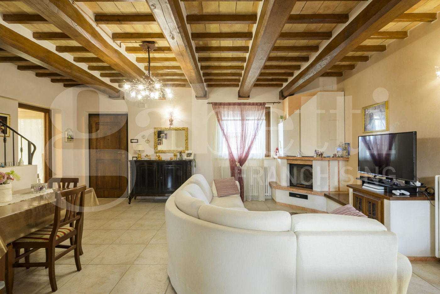 Casa indipendente con giardino a Gubbio