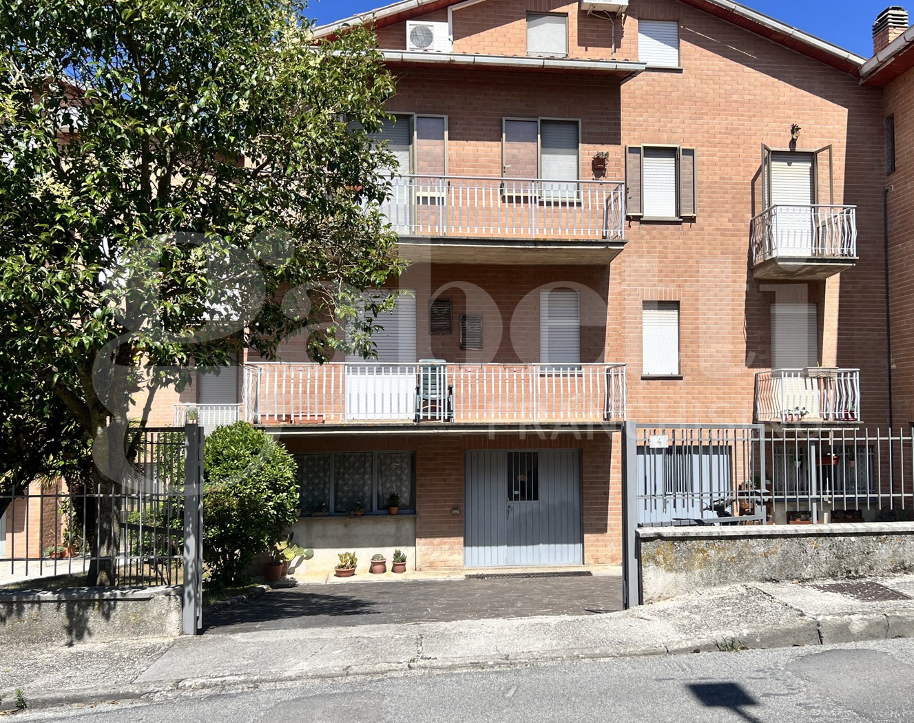 Box/Garage 20mq in vendita a Gubbio