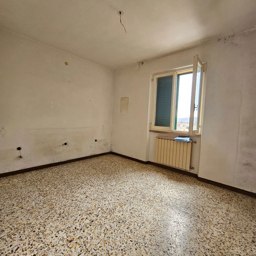 Trilocale da ristrutturare a Gubbio
