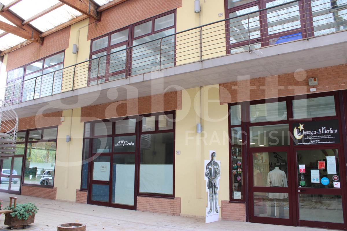Negozio in vendita a Fossato di Vico