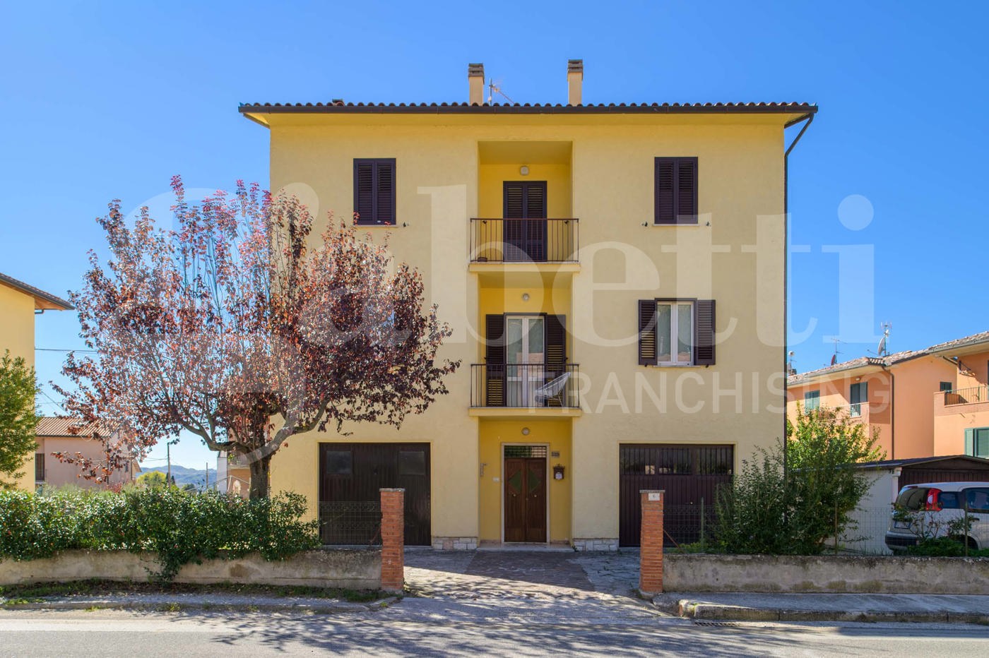 Quadrilocale con giardino a Gubbio