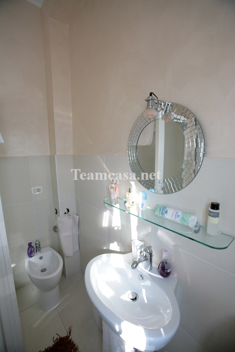 Attico con terrazzo in via ettore mancini, Pesaro