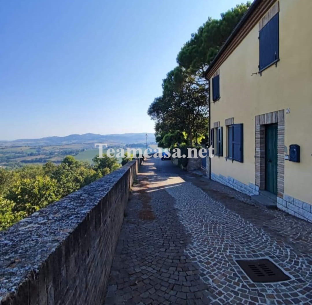 Casa indipendente con giardino a Pesaro