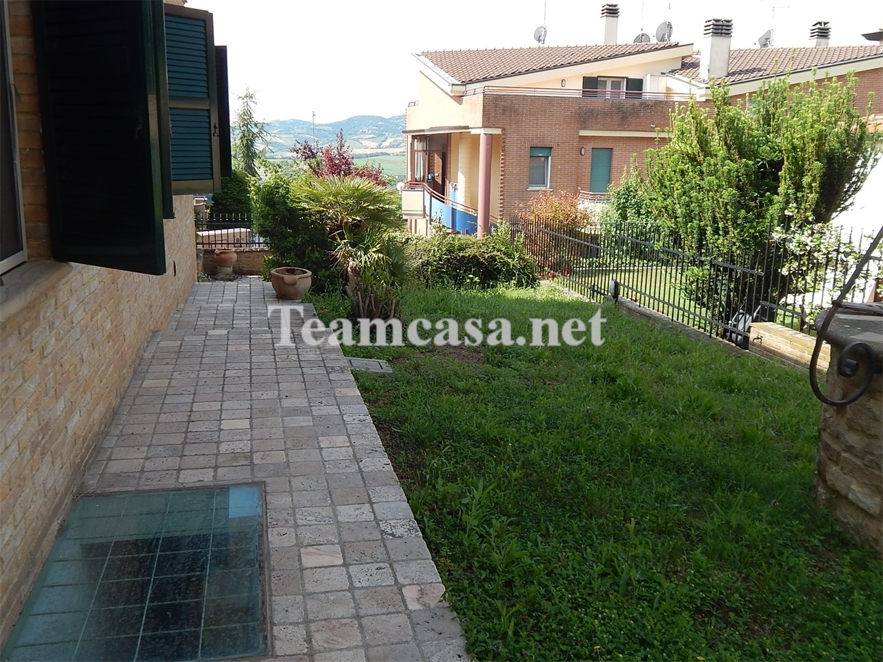 Villa con box a Pesaro