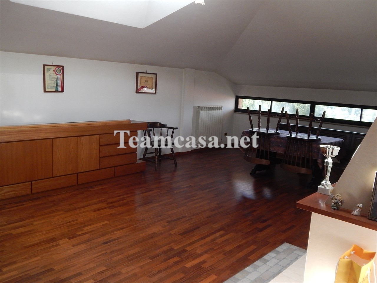 Villa con box a Pesaro