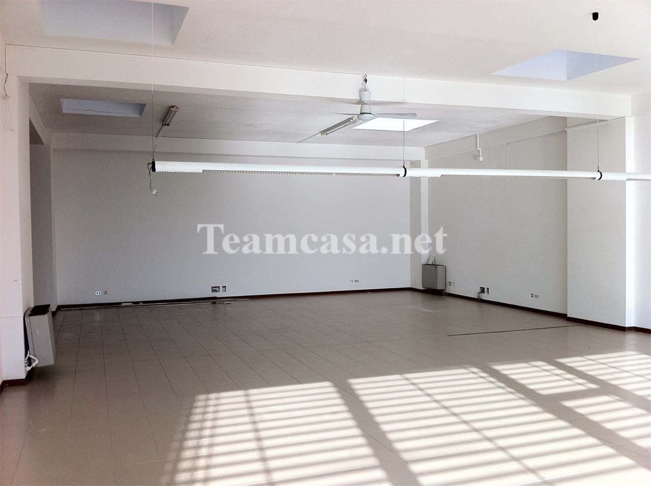 Ufficio in vendita in via montenevoso, Pesaro