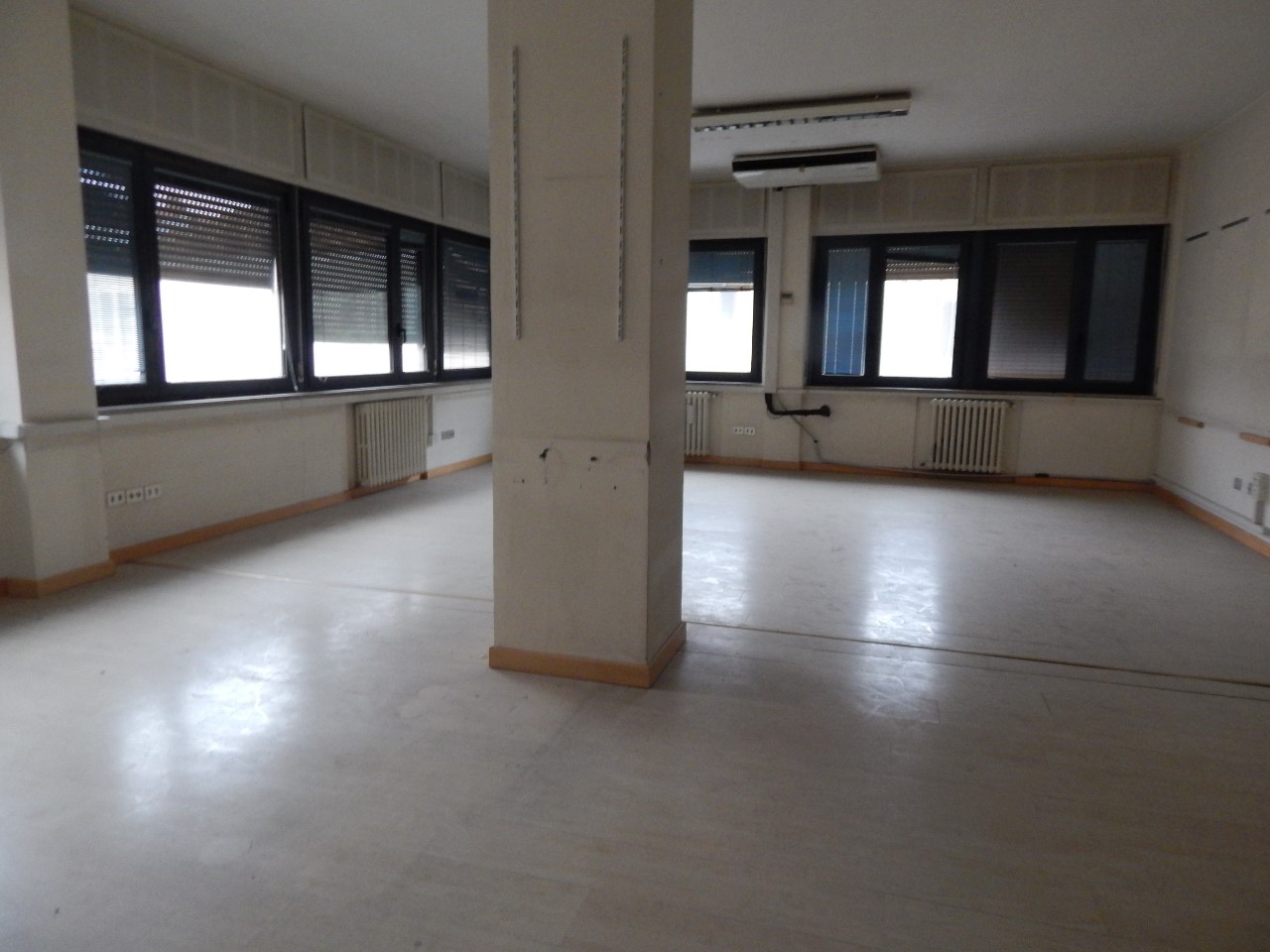 Ufficio con terrazzo a Pesaro