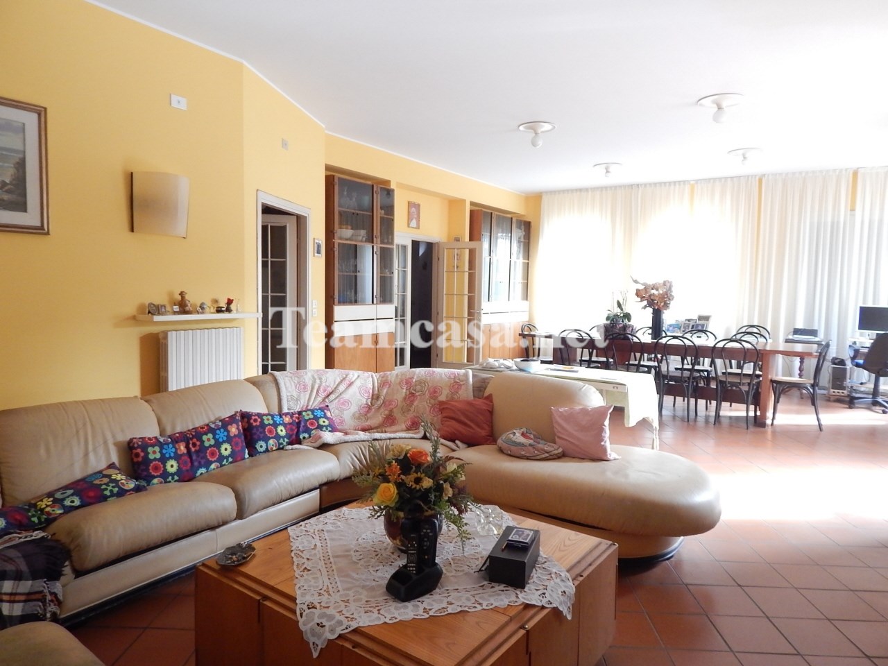 Villa con giardino in via monte ardizio, Pesaro