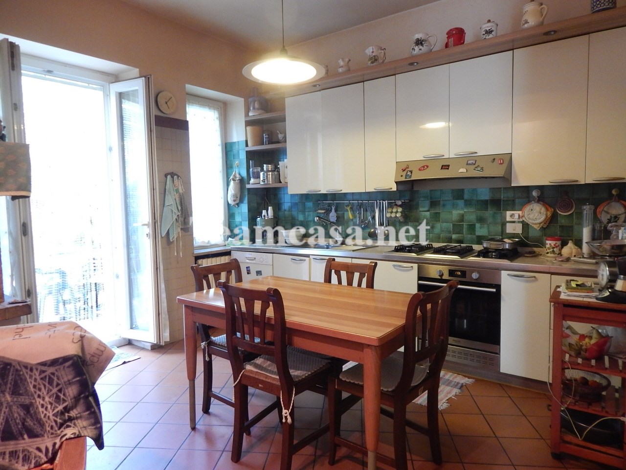 Villa con giardino in via monte ardizio, Pesaro