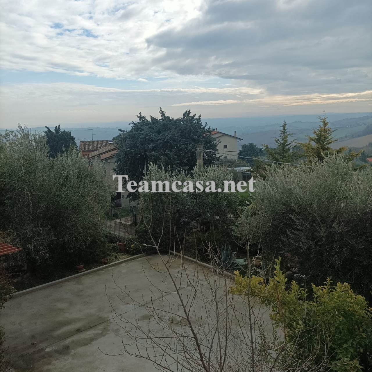 Casa indipendente con giardino a Mombaroccio