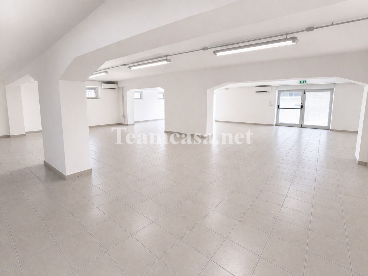 Magazzino in vendita a Pesaro