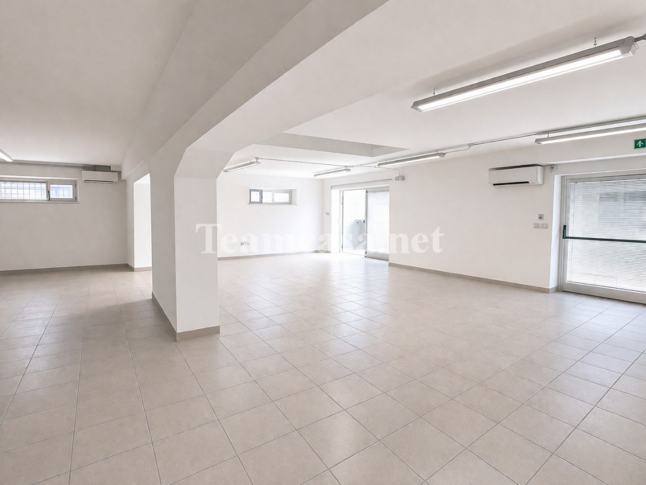 Magazzino in vendita a Pesaro