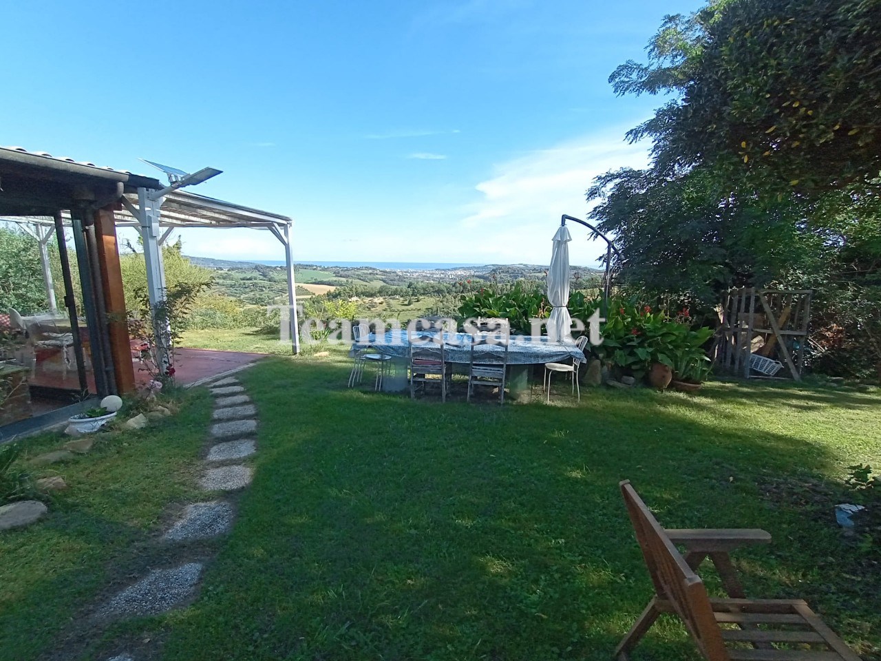 Casa indipendente con giardino a Pesaro