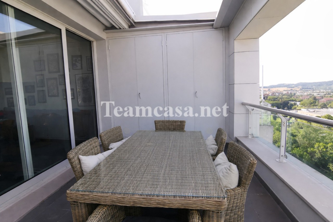 Bilocale con terrazzo a Pesaro