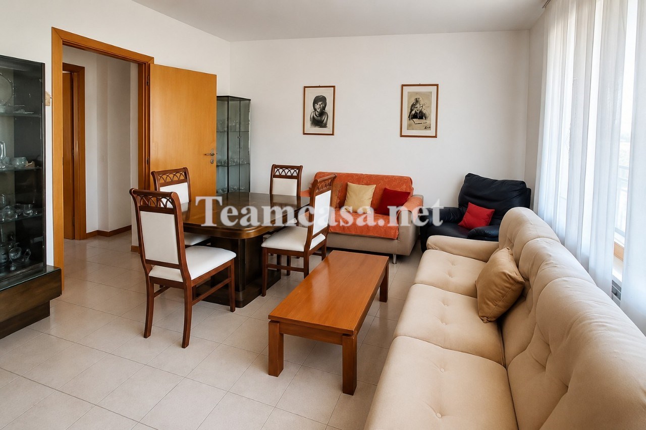 Trilocale con terrazzo a Pesaro