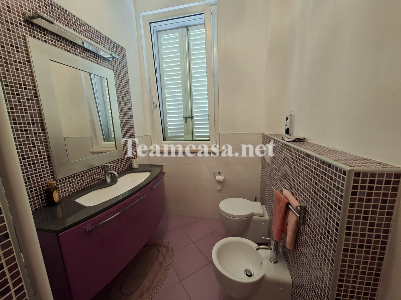 Casa indipendente con box doppio a Pesaro