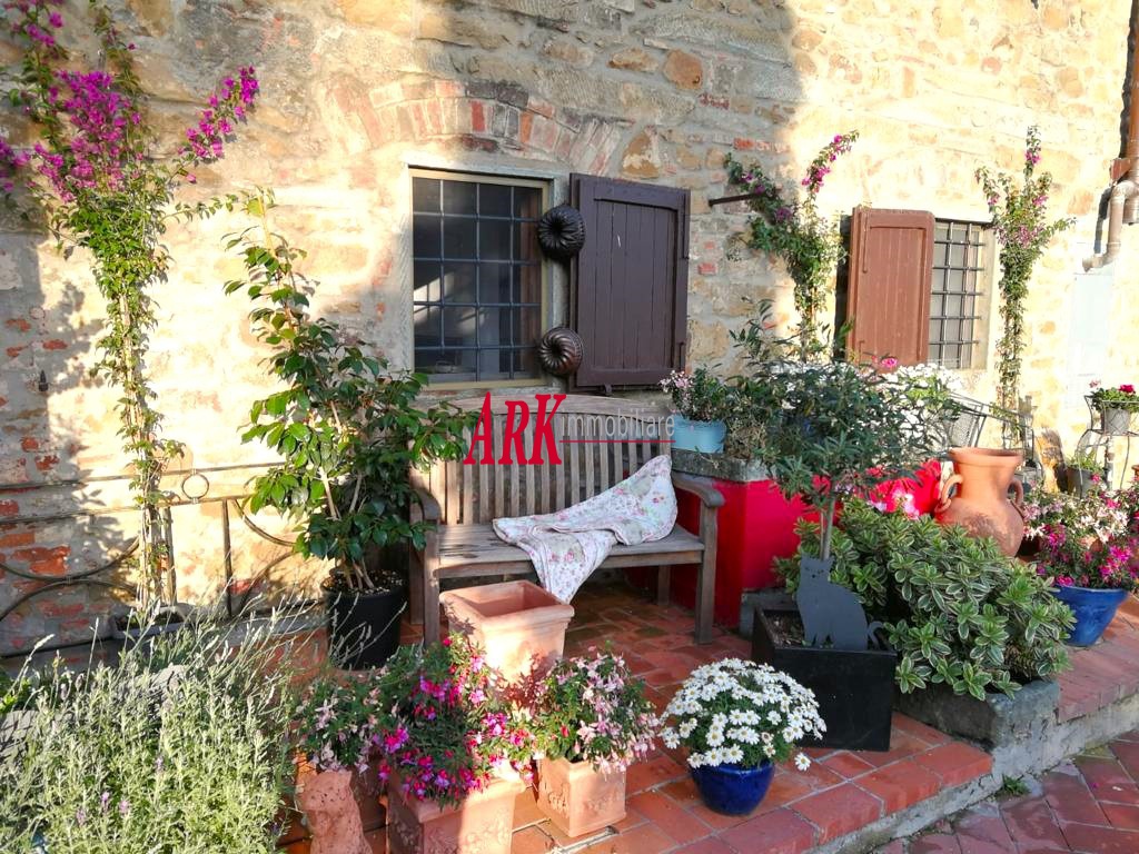 Rustico con giardino in via montalbano, Lamporecchio