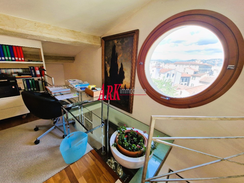 Appartamento ristrutturato in via faenza, Firenze