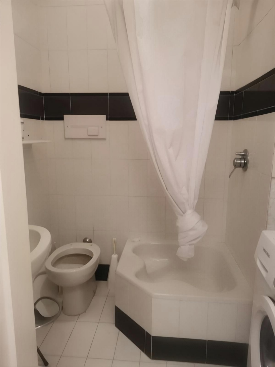 Laboratorio da ristrutturare a Rapallo