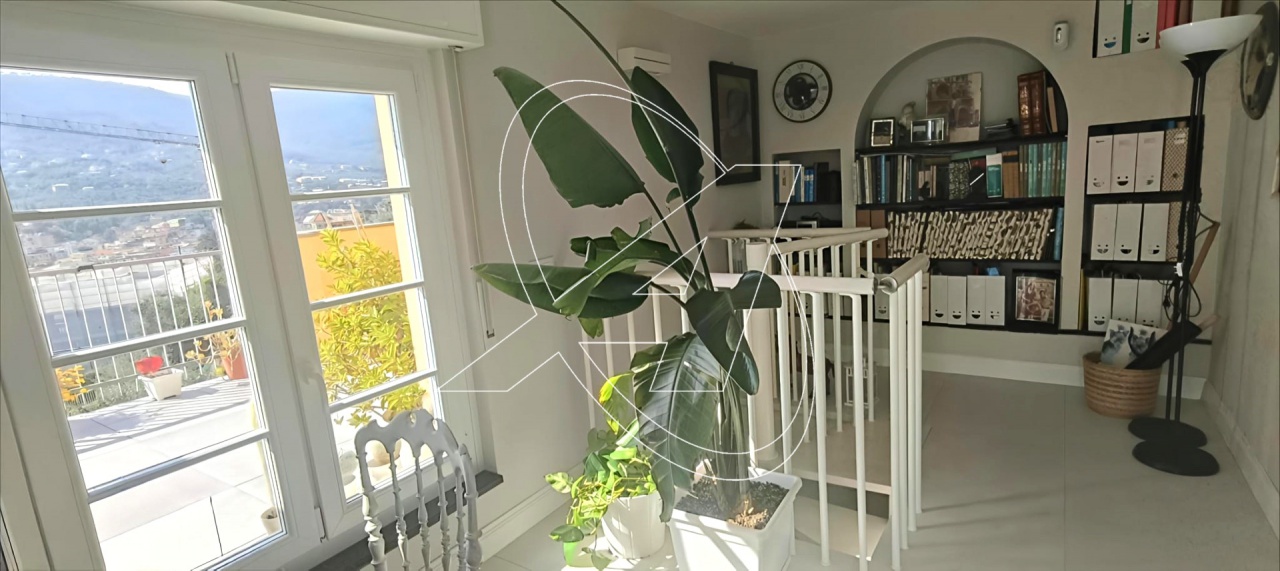 Appartamento con terrazzo in via cuneo, Santa Margherita Ligure