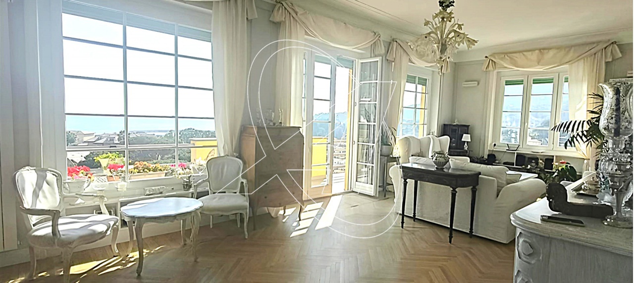 Appartamento con terrazzo in via cuneo, Santa Margherita Ligure