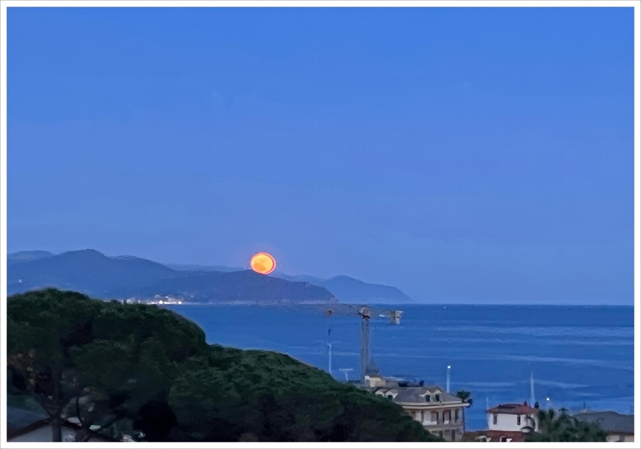 Appartamento con terrazzo in via cuneo, Santa Margherita Ligure
