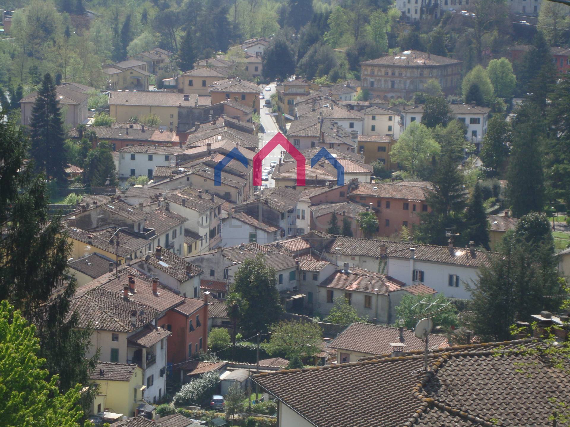 Quadrilocale con terrazzo a Bagni di Lucca