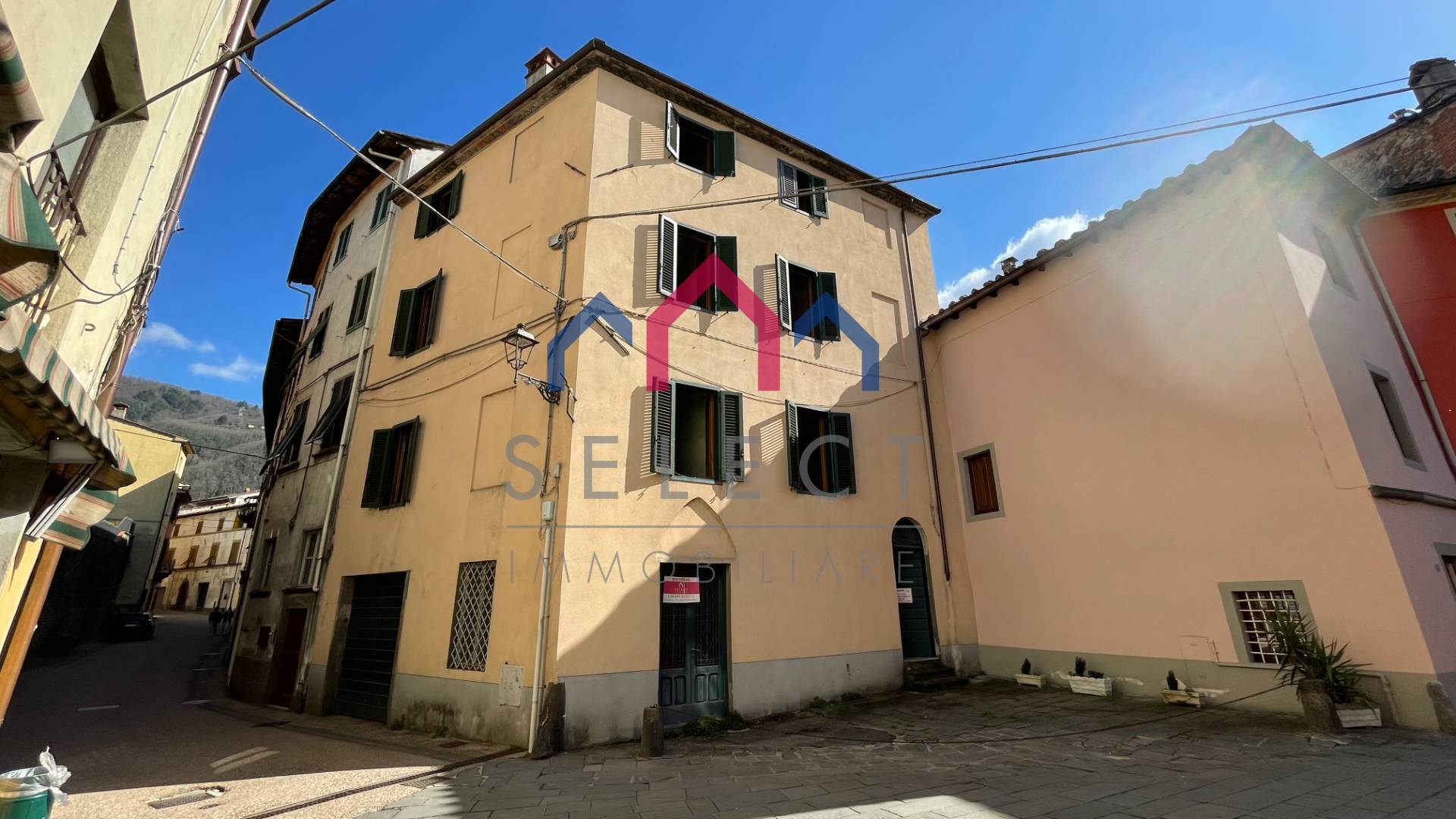 Stabile/Palazzo con box, Borgo a Mozzano capoluogo